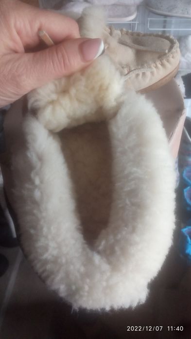 Продам тапки замшевые