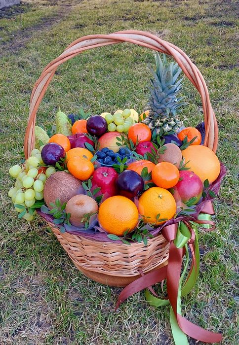 Солодкі/фруктові/дитячі/мильні/ковбасні/їстівні/чоловічі букети та ком