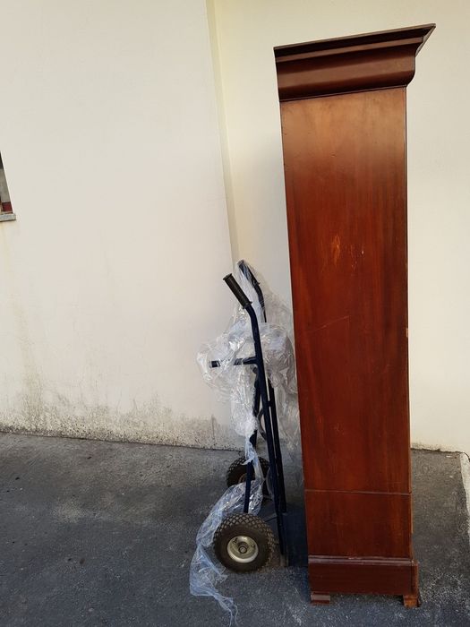 Armário com espelho de Madeira