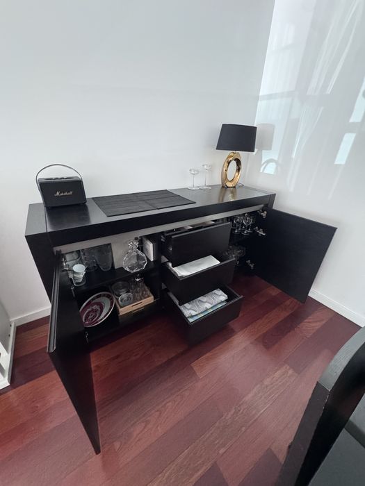 Mesa de Jantar extensível com apararador e estante