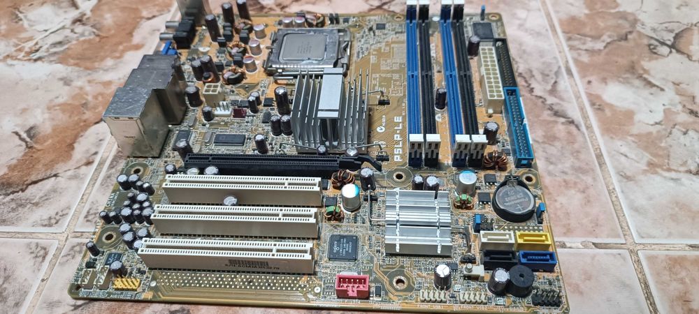 Asus P5LP-LE Rev 5.05.Intel Core 2Duo 6600