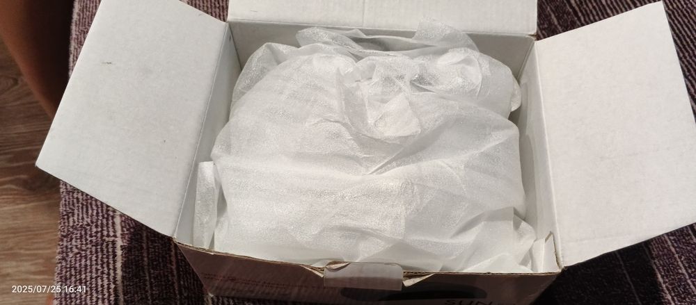 Продаю речі для монікьуру