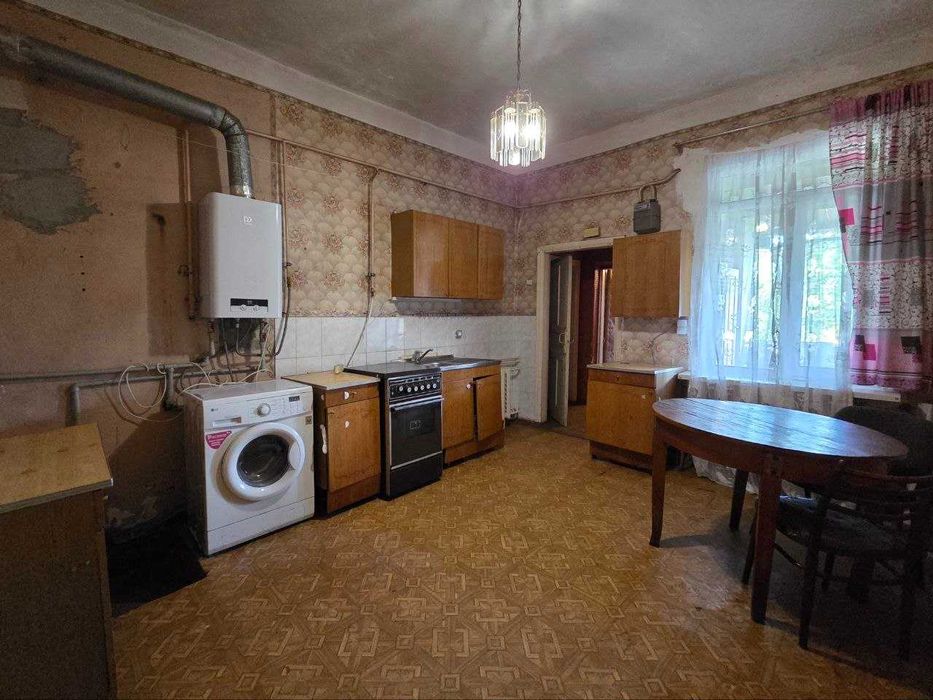 Продаж квартири на землі в центральній частині Черкас