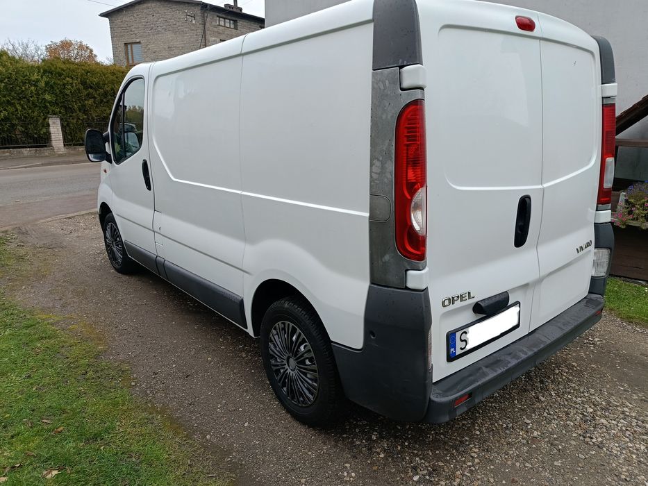 Opel Vivaro lift 2007 klima stan bdb