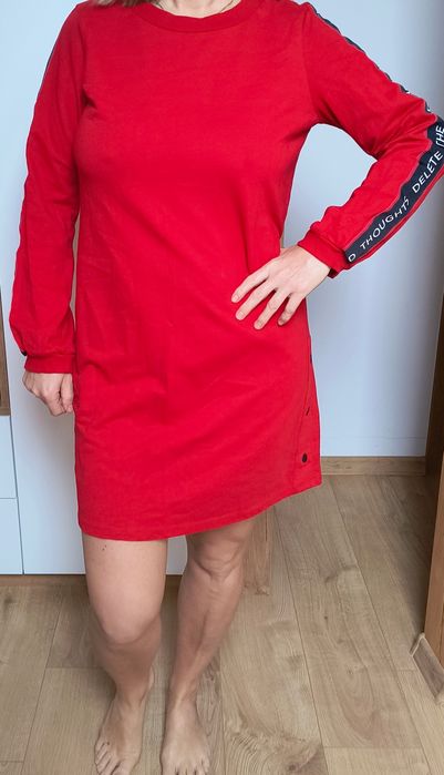 Czerwona sukienka LC waikiki r. M dresówka