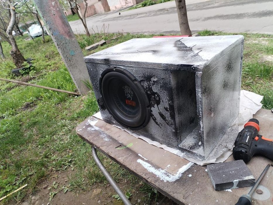 Продам сабуфер в хорошем состоянии