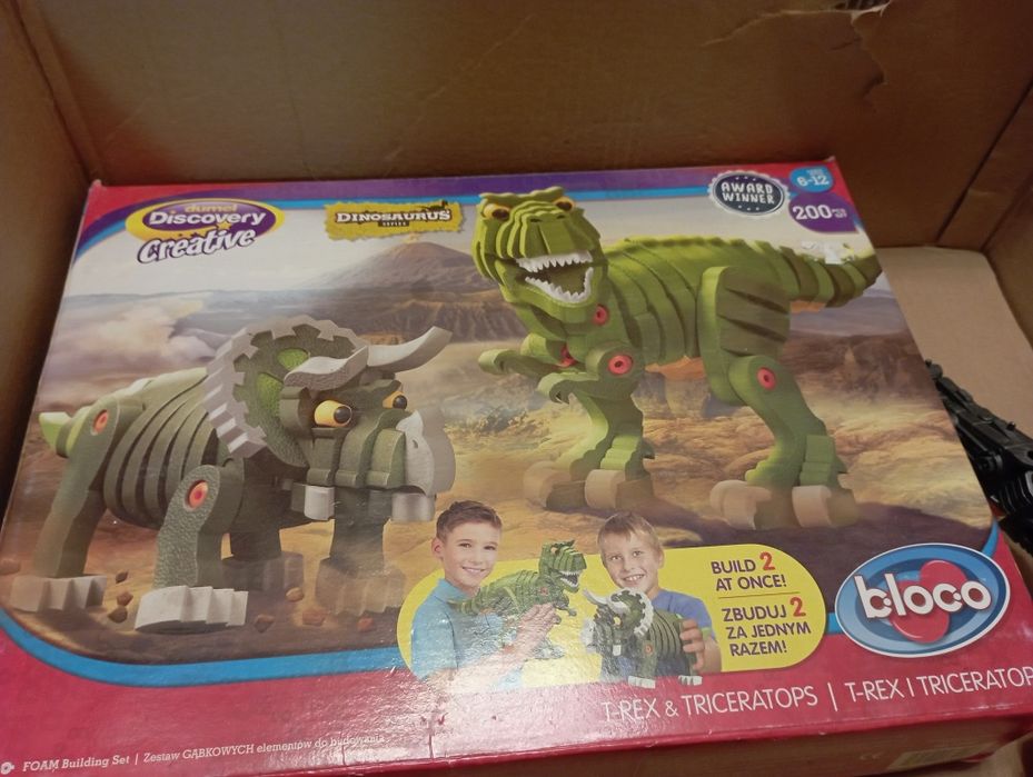 Dinozaury ,pianki samochód