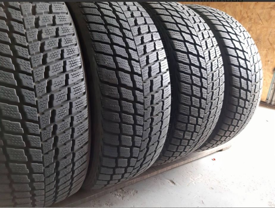 235/55 r18 Nexen резина зима комлект