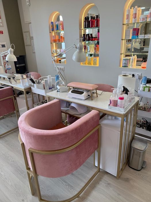 alugo mesa de manicure, salao monte abrao bem localizado