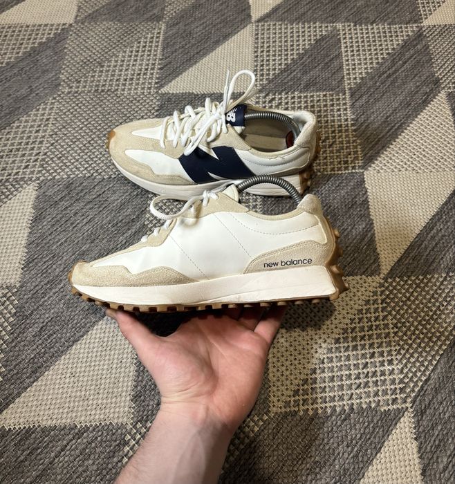 Оригінальні жіночі кросівки New Balance 327