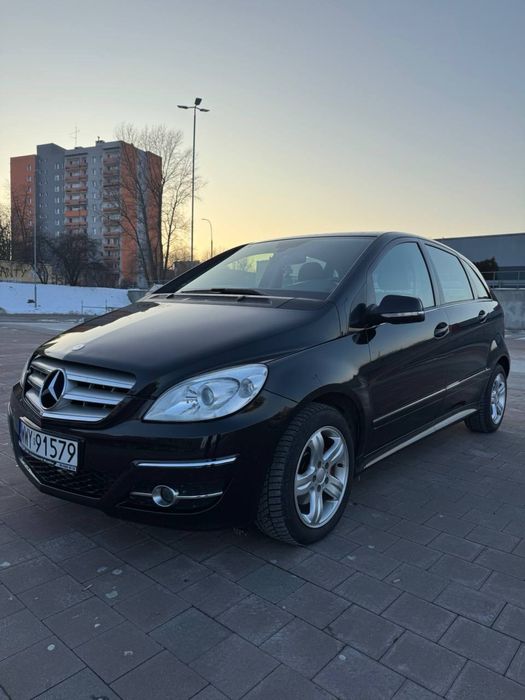 Mercedes -Benz B -class (pełne wyposażenie)
