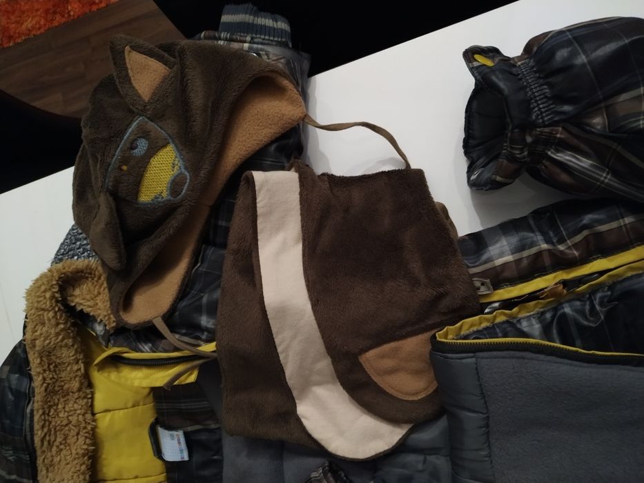 Kombinezon zimowy coccodrillo rozm 74 czapka szalik buty zimowe gratis