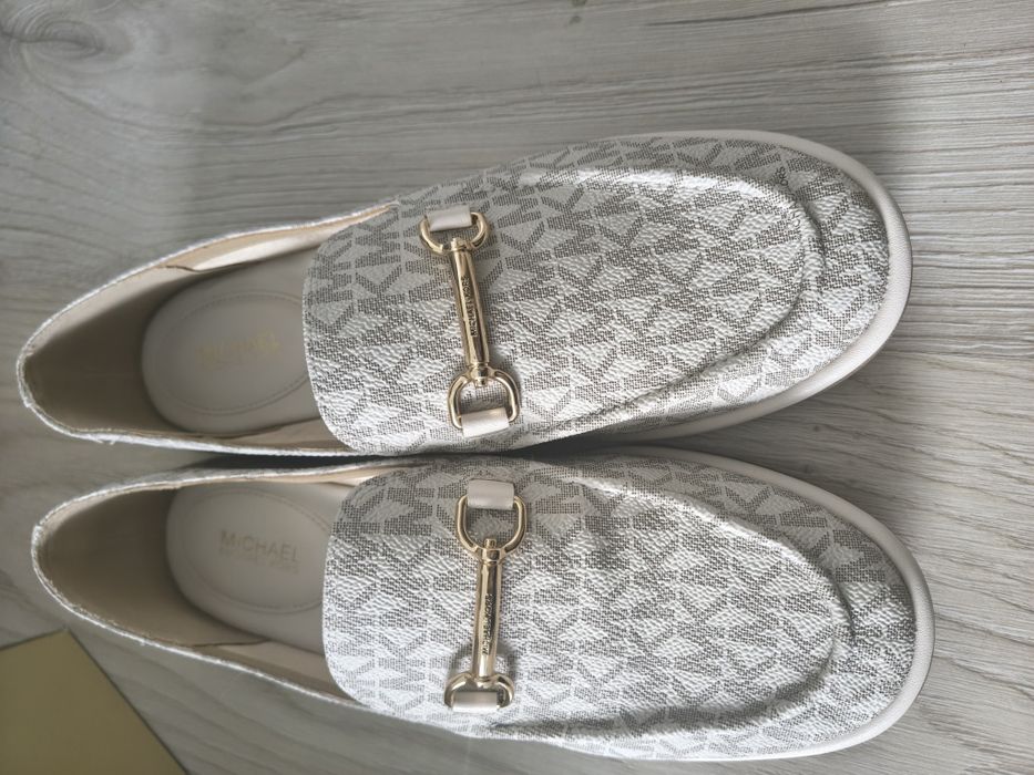 Michael Kors loafersy Carson vanilla monogram 39