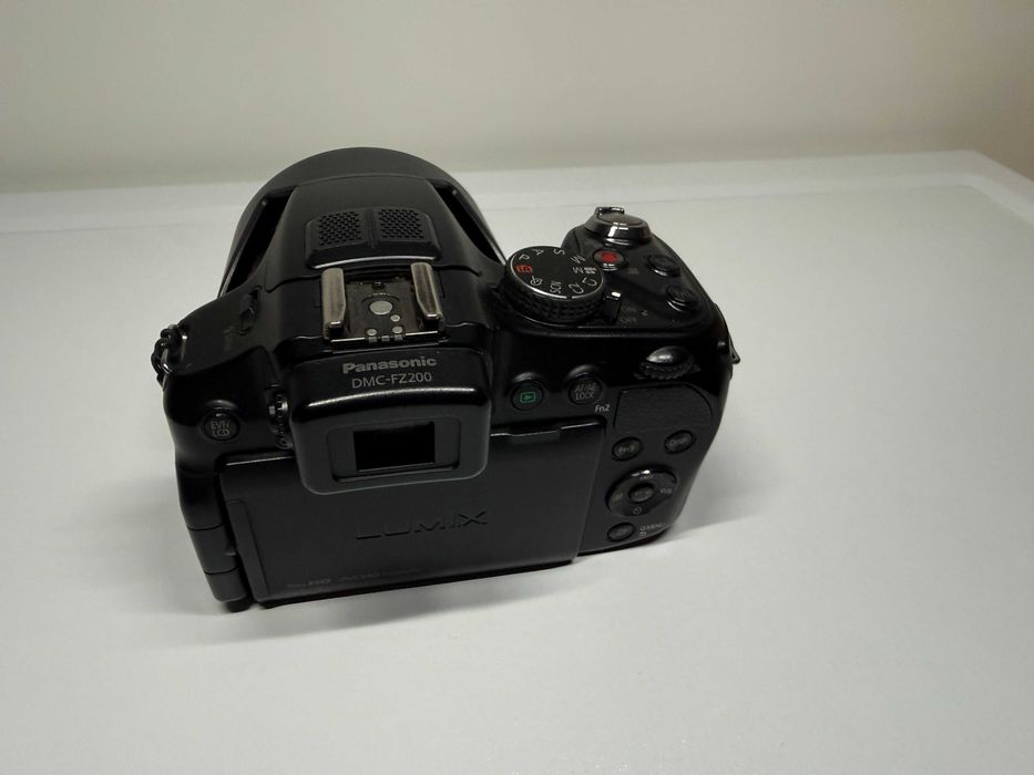 Panasonic Lumix FZ200