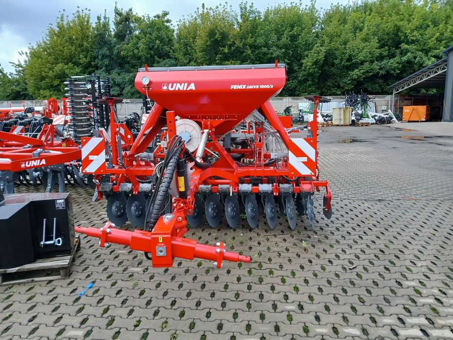 Unia FENIX DRIVE 1000/3  Siewnik pół zawieszany pneumatyczny