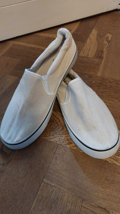 Nowe białe wsuwane trampki - rozmiar 39