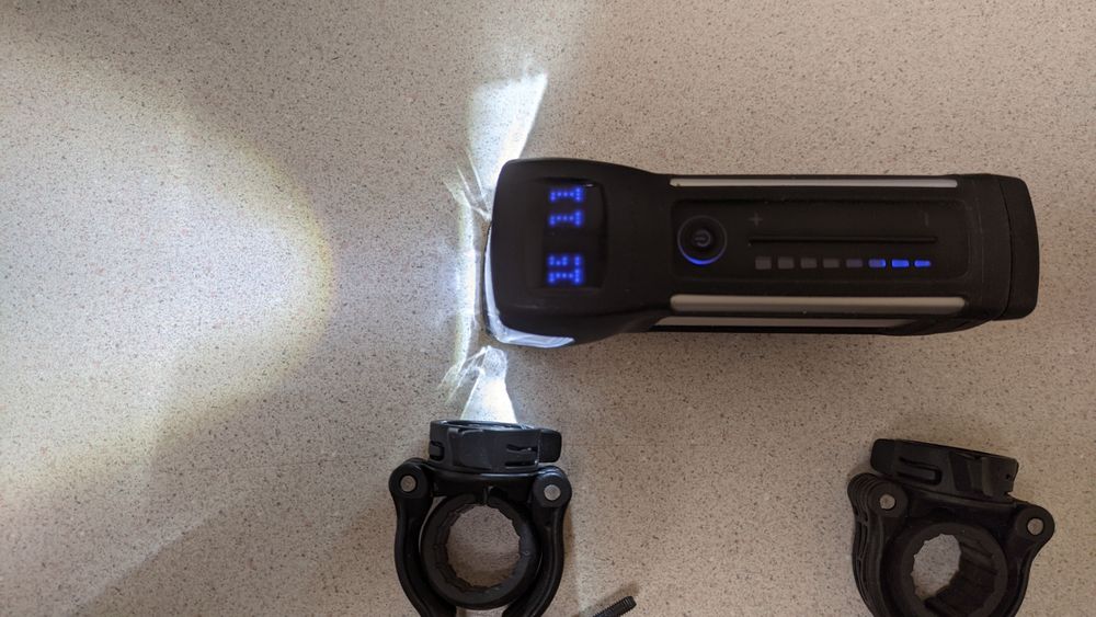 Busch+Müller Ixon Space