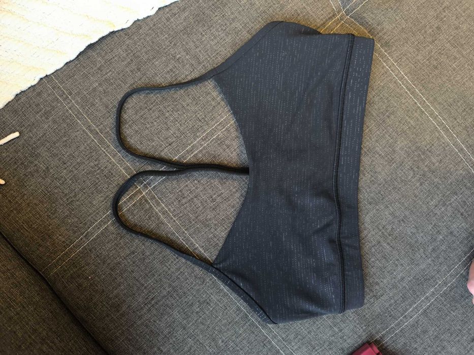 Топ Lululemon спортивний