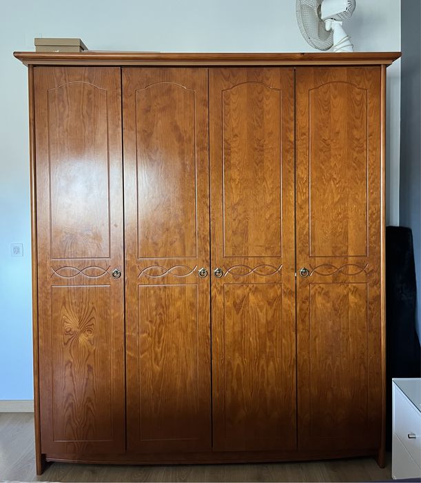 Armário/ Guarda Roupa Madeira