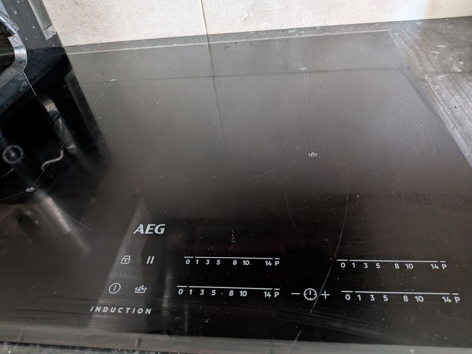 Placa de Indução AEG 60 cm – Excelente Estado