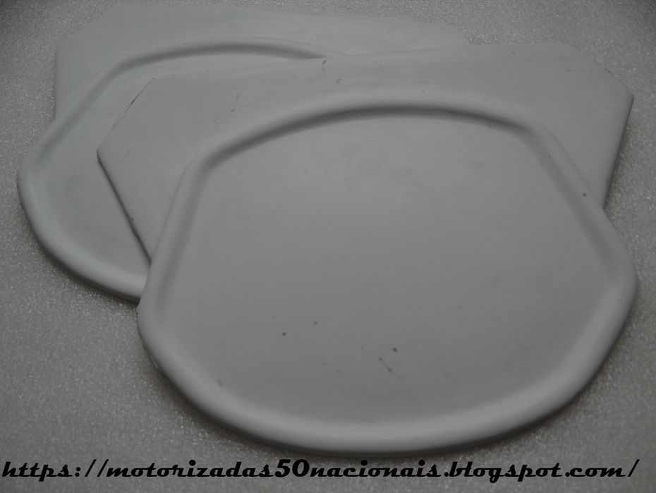 Par de Tampas Laterais p/ Casal Enduro K188