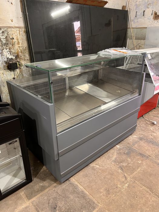 UBC Dynamik plus Klimassan Витрина для напитков десертов