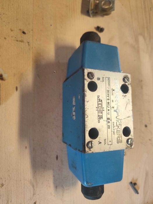 Rozdzielacz hydrauliczny