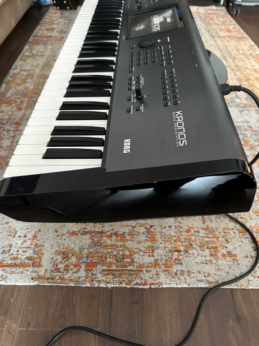 Korg Kronos 61, stan jak nowy