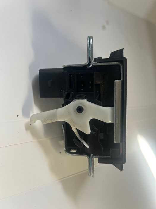 Fecho mala Seat leon 5F