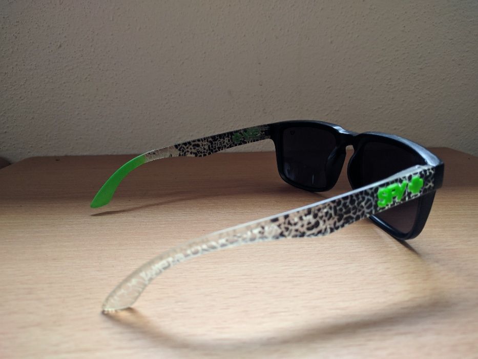 Óculos de Sol espelhados diversos Excelentes baratos: SPY, Wyborowa