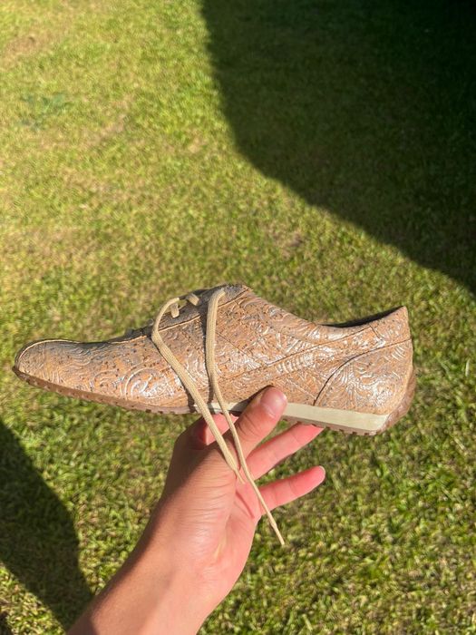 Sapato de senhora em cortiça