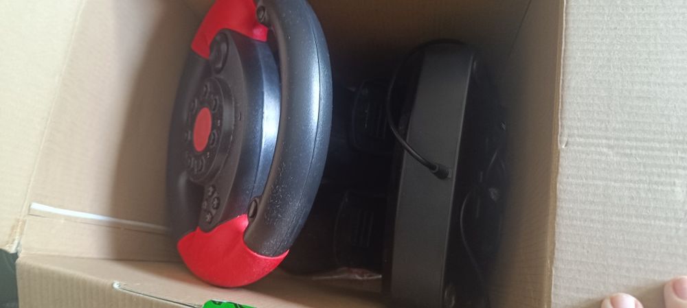 Sprzedam kierownicę do ps 2 i ps3