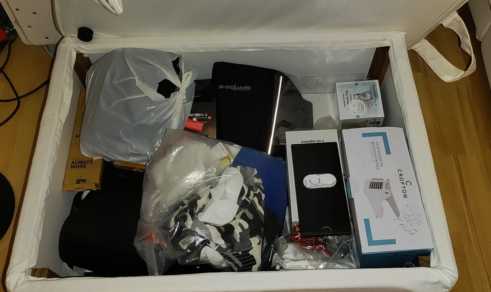 Repousa pés IKEA com arrumação