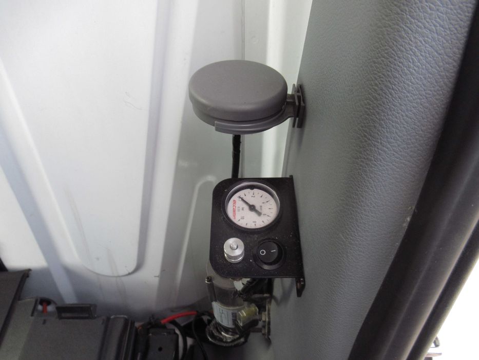 Ford Transit EcoBlue 2.0 doinwestowany webasto pneumatyka 2019 r.