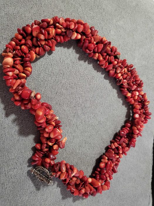 Colar coral com fecho