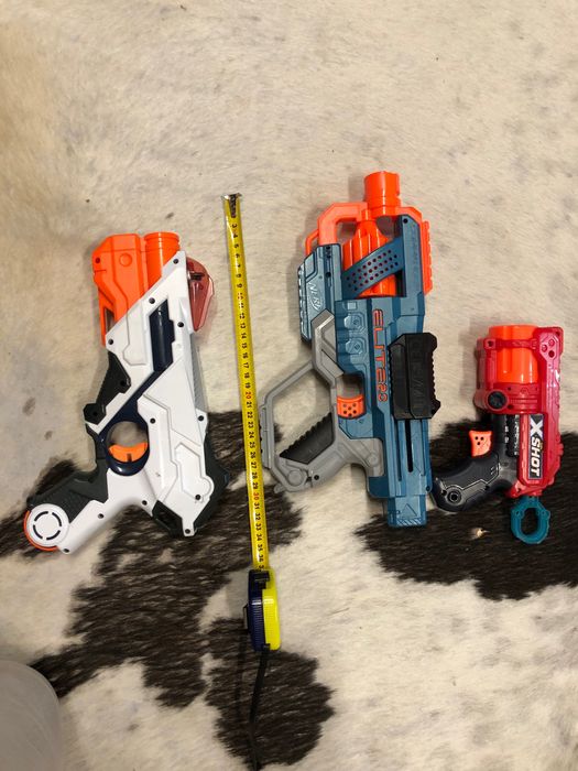 Игрушечные пистолеты