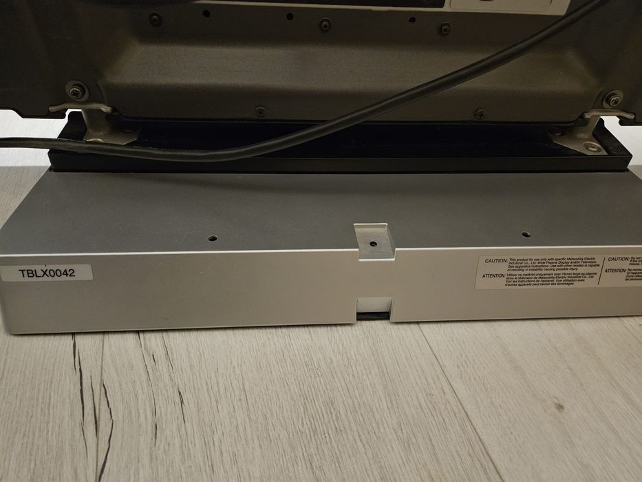 Televisão plasma Panasonic de 50 polegadas 
-modelo TH-5