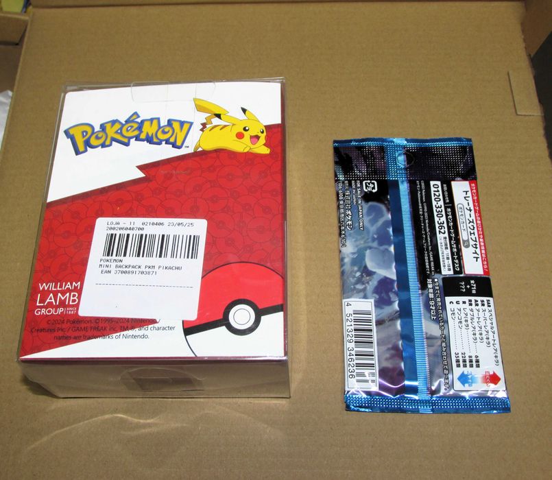 Pokémon Mini Backpack Pikachu + Booster Snow Hazard