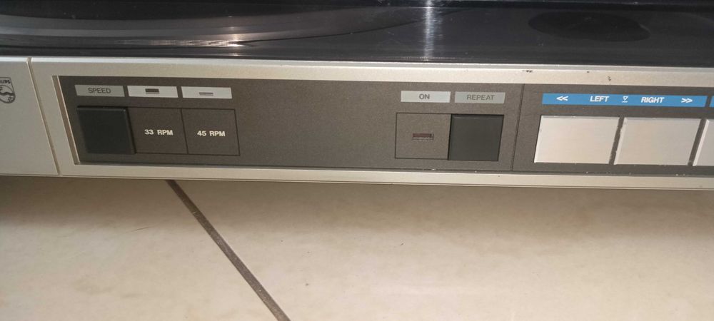 Gramofon tangencjalny( linearny )Philips FP 146