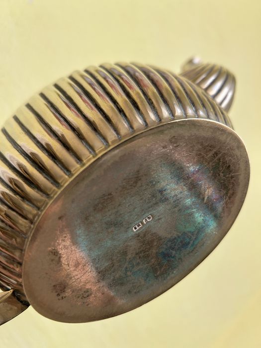 Вінтажний чайник Антикварний посріблений чайник