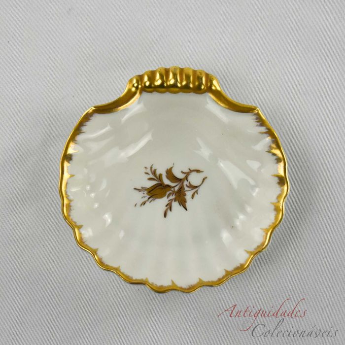 Par conchas Porcelana Artibus decoradas a ouro
