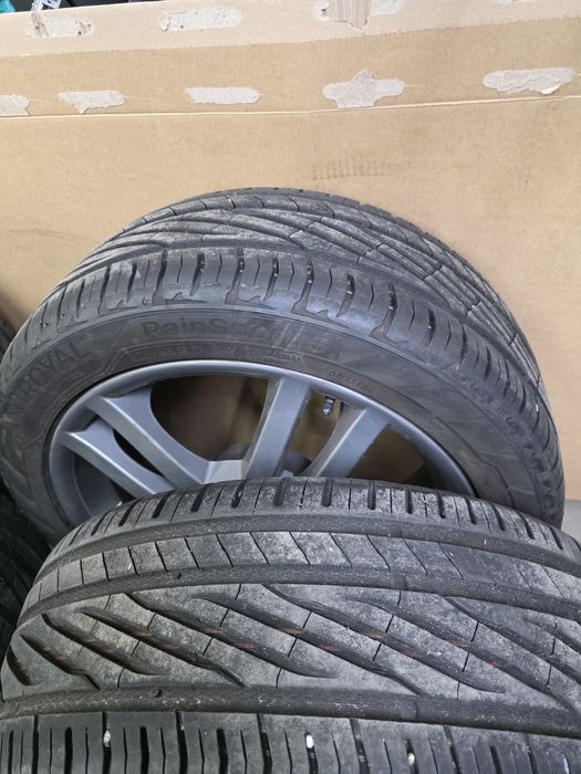 Pneus 225/45/17 Uniroyal