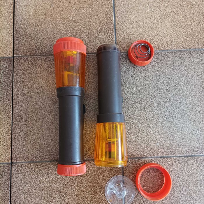 Latarka sygnalizacyjna turystyczno samochodowa LTS-1 z czasów PRL nowa