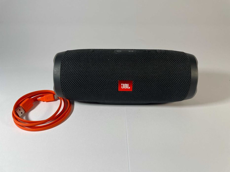 Coluna Bluetooth JBL Charge 3 (Preto)