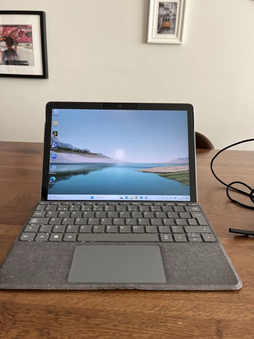 Microsoft Surface Go 2 com teclado