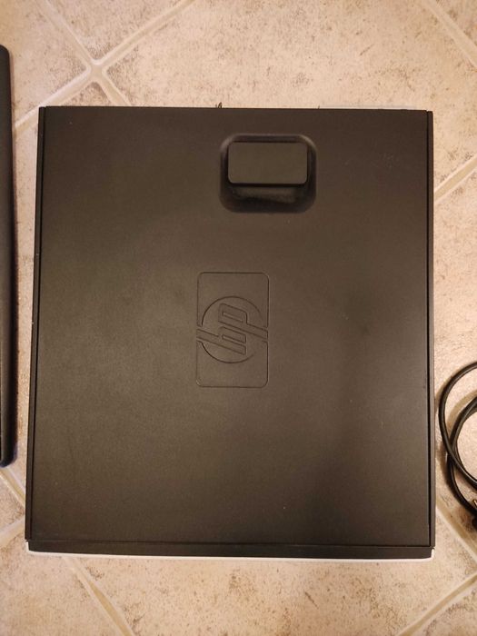 Komputer stacjonarny HP 6000 PRO SFF E7500 4GB z monitorem