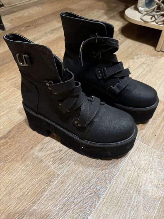 Ботинки на платформі