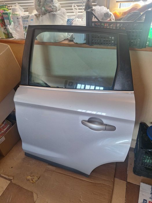 Drzwi lewy tył Ford Kuga MK1 srebrny 08