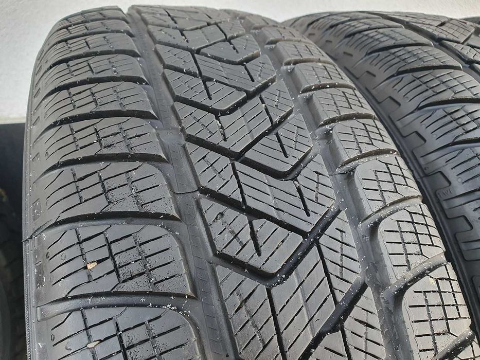 4x Opony zimowe 215/65/17 PIRELLI Scorpion Winter - 99H Seal