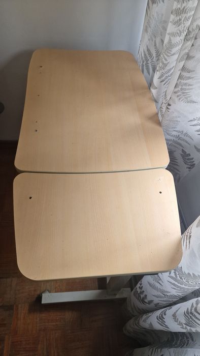 Mesa de refeições/apoio elevatória